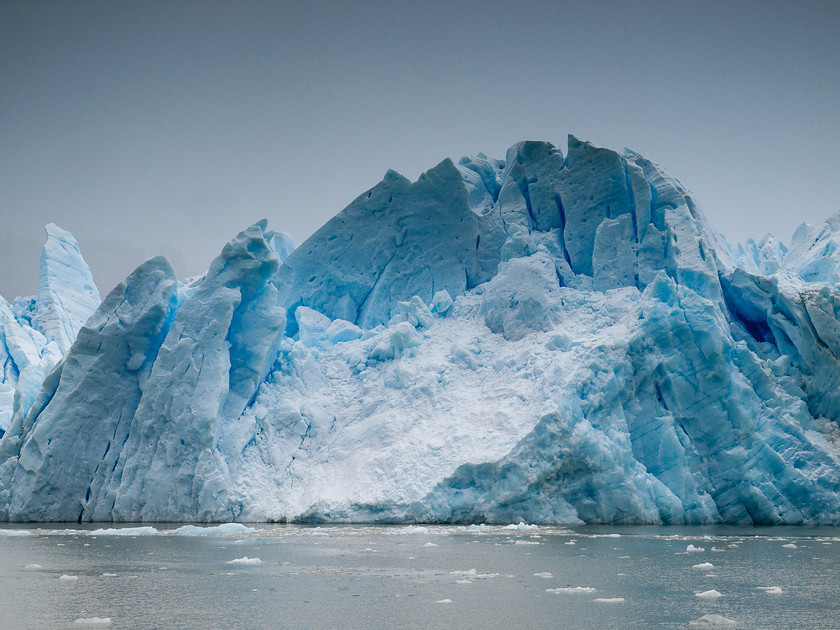 PA124610 
 Grey Glaciar 
 Keywords: Chile, Lago Grey, Patagonia, South America, Torres del Paine, glaciars, ice, icebergs, landscapes, travel