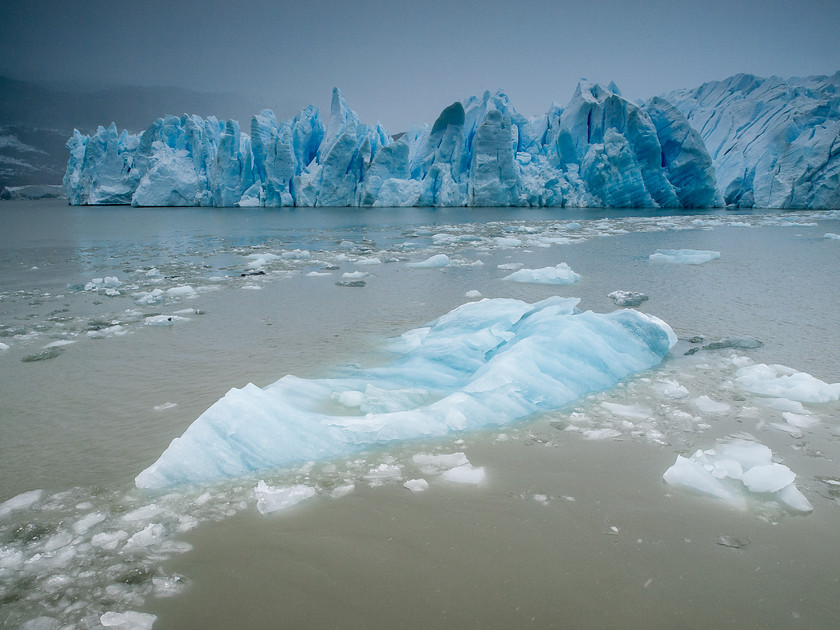 PA124645 
 Grey Glaciar from Lago Grey 
 Keywords: Chile, Lago Grey, Patagonia, South America, Torres del Paine, glaciars, ice, icebergs, lakes, landscapes, travel