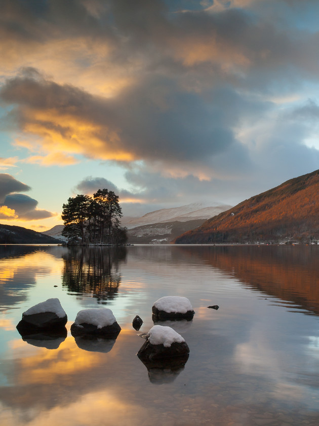 PB275372 
 Loch Tay, Winter Sunset 
 Keywords: E-3, Kenmore, Loch Tay, Olympus, Perthshire, Scotland, landscapes, snow, winter