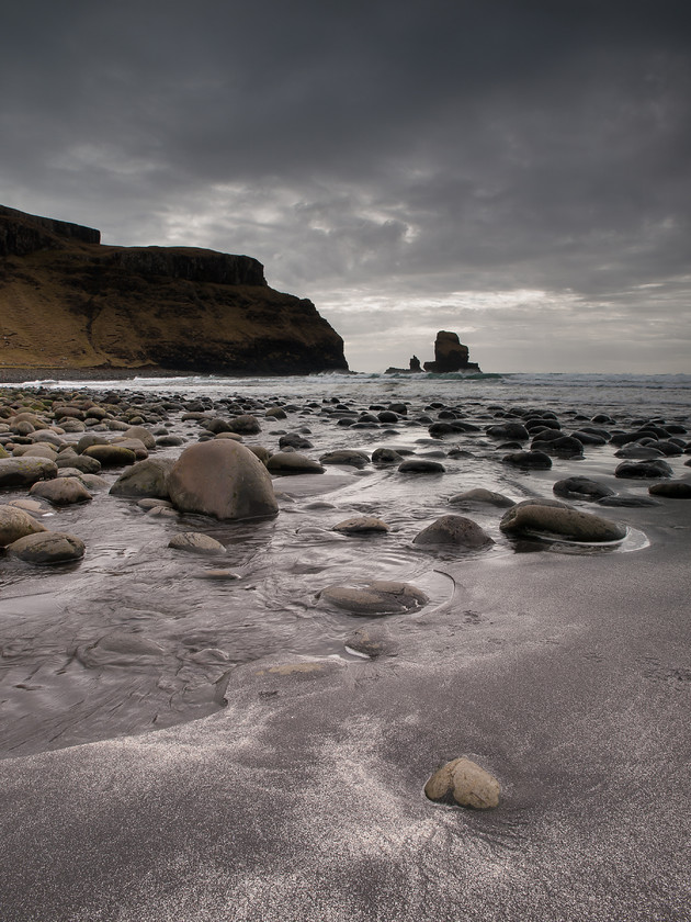 P4079173 
 Talisker Bay, Skye 
 Keywords: E-3, Highlands, Olympus, Scotland, Skye, Talisker Bay, landscapes, seascapes, shore