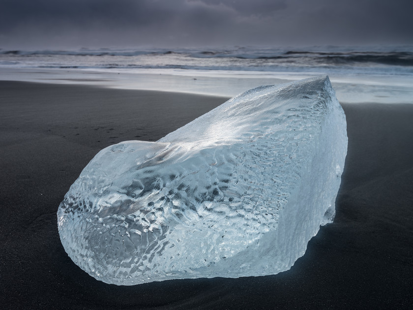 Inner Light 
 Inner Light, Jkulsrln 
 Keywords: Iceland, Jökulsárlón, beach, black sand, ice, waves, winter