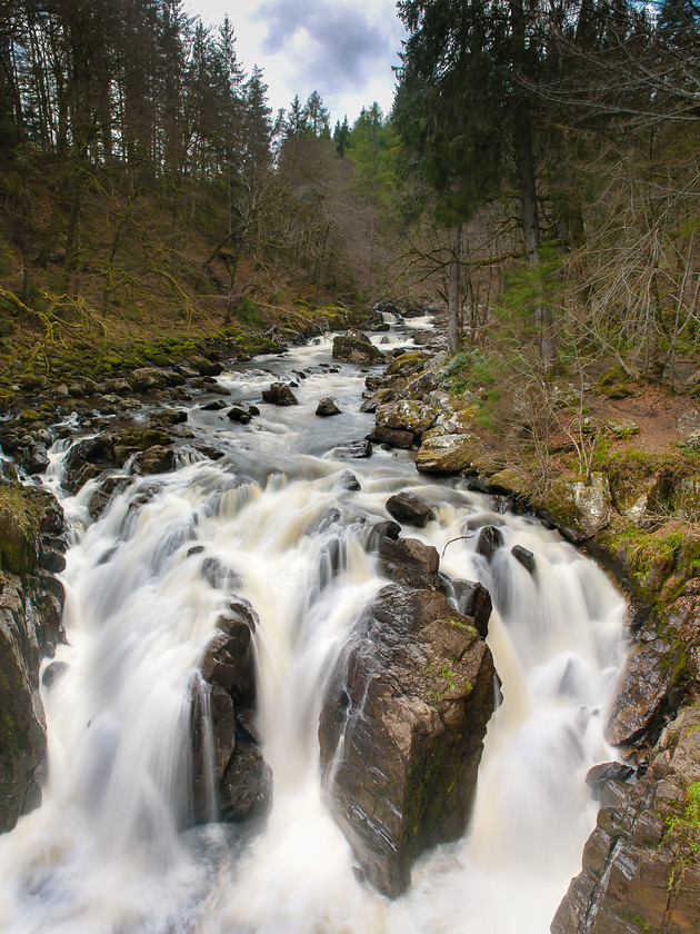 P4274916-enf 
 River Braan Falls at the Hermitage 
 Keywords: E-3, Olympus, Perthshire, River Braan, Scotland, The Hermitage, landscapes, river, river bank