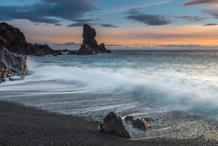 DSC 0965 
 Keywords: Djupalonssandur, Iceland, Snaefellsnes, beach, black sand, coast, landscapes, sand, sea, shore, travel, waves, winter