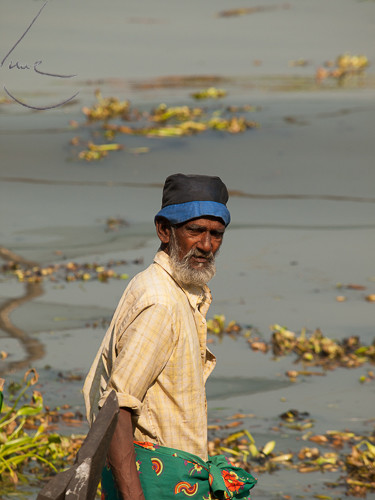 PC286177 
 Keywords: Chinese fishing nets, Cochin, E-3, India, Kerala, Olympus, candid, fishermen, fishing, holiday, people, portrait, travel