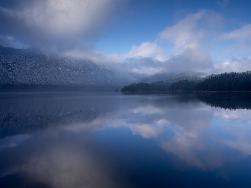 PB220615 
 Cloud Rising, Eibsee 
 Keywords: Bavaria, Bayern, Eibsee, Europe, Germany, lakes, landscapes, mountains, snow, travel