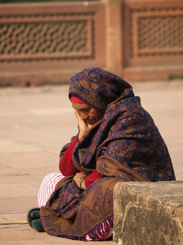 PC215874 
 Keywords: Delhi, E-3, Humayun's tomb, India, Olympus, candid, people