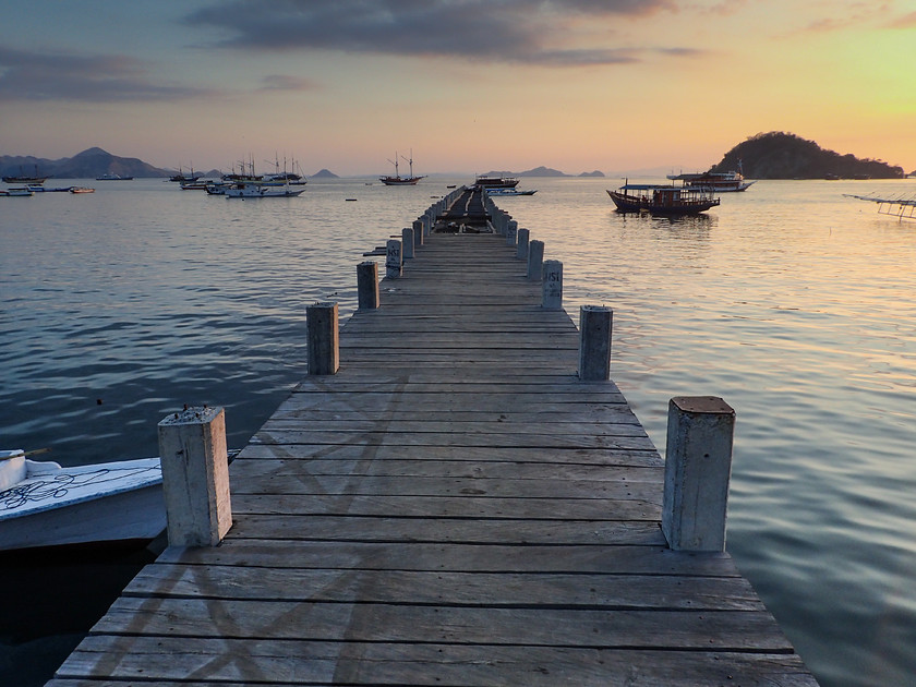 P7220367 
 Labuan Bajo Harbour at Sunset 
 Keywords: Flores, Indonesia, Labuan Bajo, coast, landscapes, shore, sunset, travel