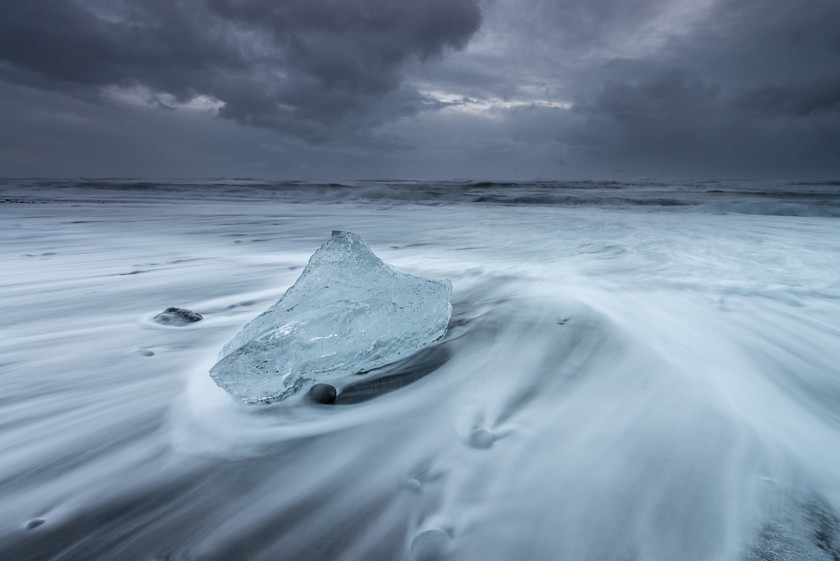 DSC8412 
 Keywords: Iceland, Jökulsárlón, beach, black sand, ice, landscapes, waves, winter